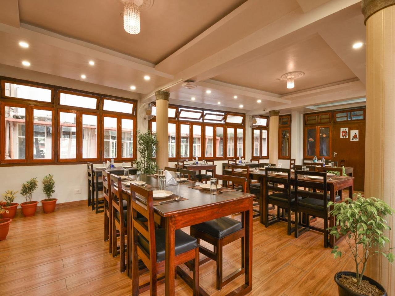 Hotel Indiana Shillong Eksteriør billede